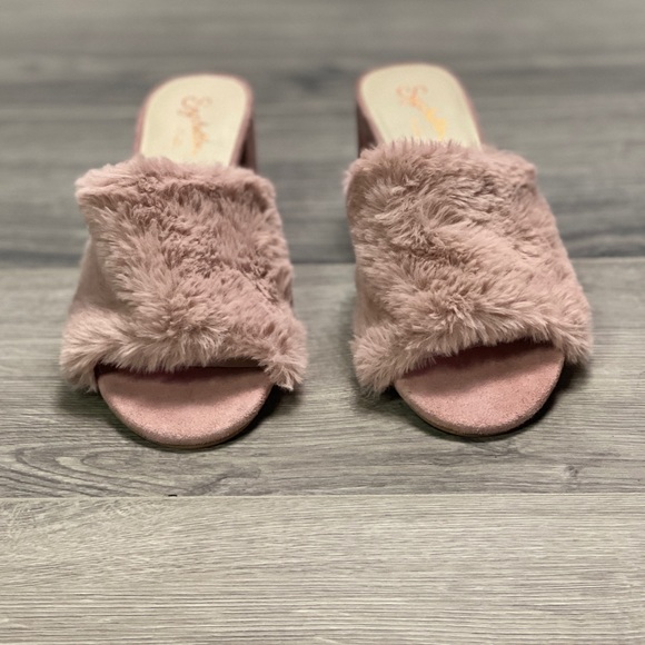 Anthropologie Seychelles Nobody Else Faux Fur Heels - Picture 5 of 8